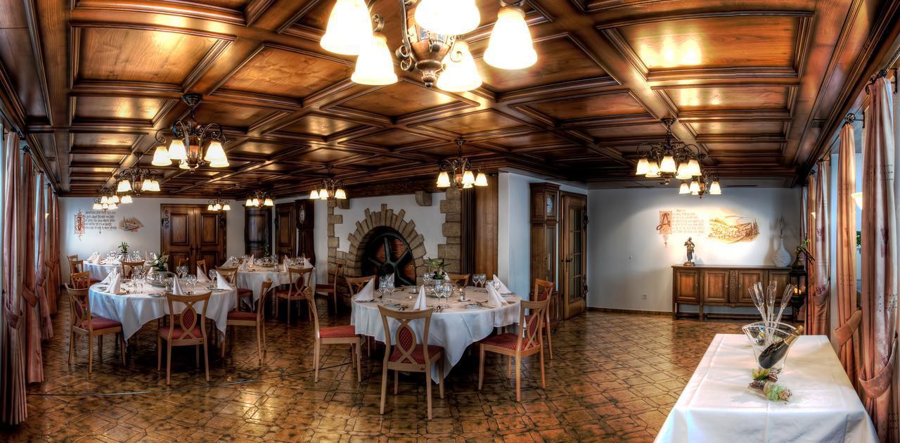 Hotel Kreuz Holderbank エクステリア 写真